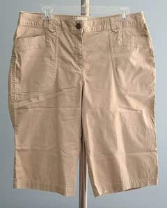 CHICO'S Women's Size 1.5 FLAT FRONT SHORTS Cotton Beige Zipper - Picture 1 of 15