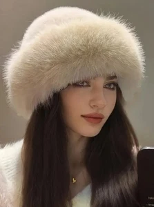 Russische flauschige Kunstfellmütze Damen für den Winter - Bild 1 von 3