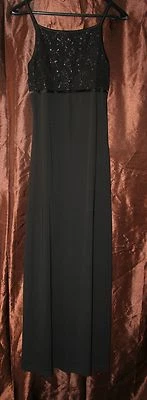 r- WEDDING BRIDESMAID GOWN SZ M GORGEOUS FORMAL WEAR PROM PAGEANT GENTLY USED - Image 1 of 4