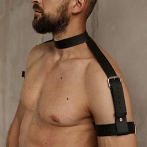 Herren Erotik Sexy Arm Ring mit Hals Bondage Lederband Armschmuck Rückenfrei - Bild 1 von 9