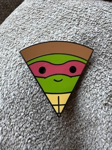 TMNT Teenage Mutant Ninja Turtles- Loungefly Pizza Pin Set Mystery Pin - Red - Picture 1 of 2