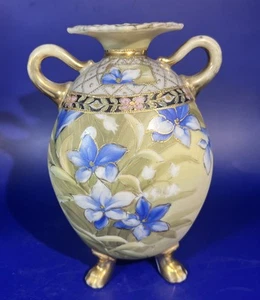 ANTIKE NIPPON MORIAGE HANDBEMALTE VASE URNE 4 GOLDENE KRALLENFÜSSE MIT GRIFFEN - Bild 1 von 11