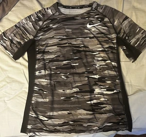 Nike Dri Fit Short Sleeve T Shirt Youth XL - Picture 1 of 3