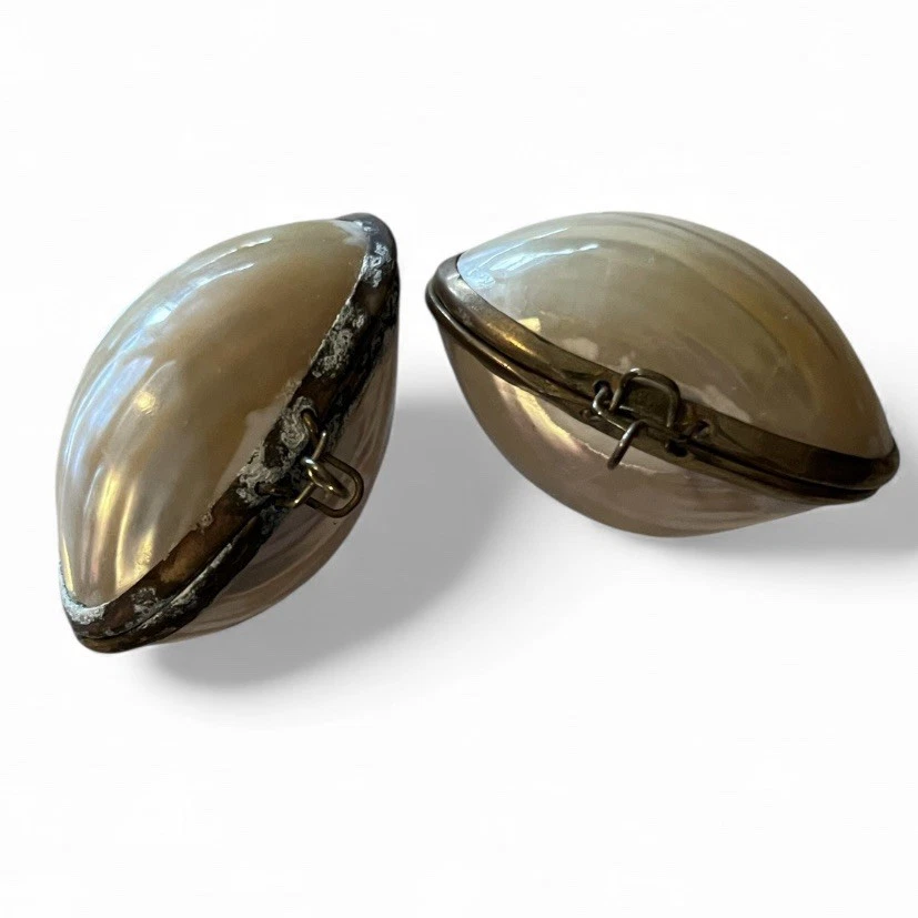 "Antiguo par de cajas de monedero con caparazón de madreperla de 2"" de colección con carcasa de almeja" Foto 1 de 4