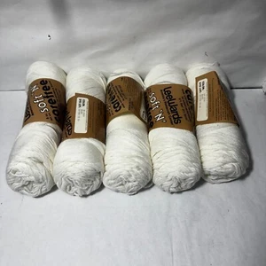 Lotto 5 matassine vintage filato bianco LeeWards Orlon Dacron stessa tintura NOS morbide spensierate - Foto 1 di 4