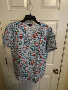 NWT CASSANDRA O WOMEN'S Penguins Fair Isle Christmas SCRUB Nurse SIZE XL - Picture 1 of 5
