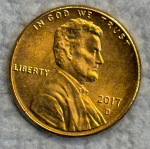 RARE 2017 D Lincoln Shield Cent - AU - Gold Toned Penny - Picture 1 of 7
