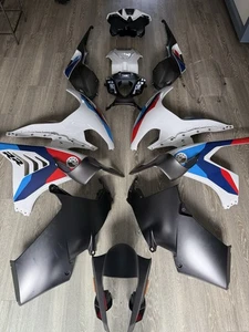OEM BMW M1000RR 2025 Vollverkleidung, Carbon Kotflügel, Seitenverkleidung, Sitzeinheit, Hilfsrahmen - Bild 1 von 20
