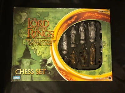 JUEGO DE AJEDREZ EL SEÑOR DE LOS ANILLOS LA COMUNIDAD DEL ANILLO EDADES 8 HASTA 2 JUGADORES Foto 1 de 4