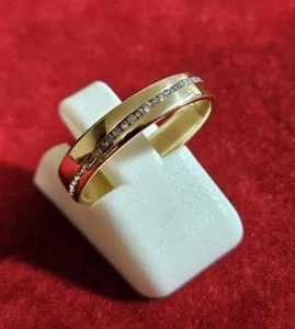 18ct Yellow Gold Wedding/Eternity Ring: 0.13 Carats of Diamonds: Size O 3.1 Gr - Picture 1 of 19