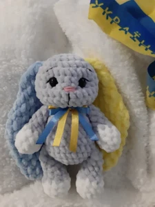 Bunny Girl en estilo ucraniano. Juguete blando hecho a mano, 17 cm. #SupportUkraine - Imagen 1 de 5
