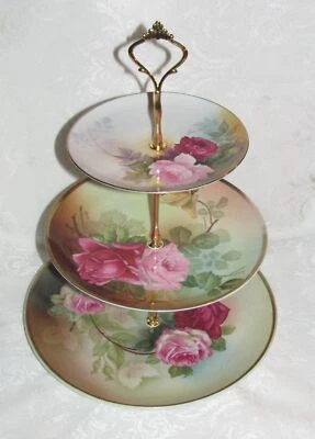 Заказная трехъярусная подставка для торта со старинными тарелками для чаепития - Изображение 1 из 4