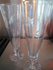 Set of 2 Crystal Flower Etched Pilsner Stemware Glasses - Picture 1 of 2