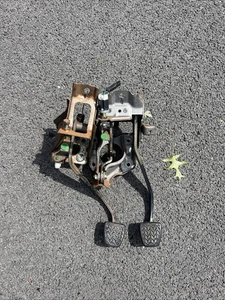 95-04 Toyota Tacoma / 96-02 4Runner Clutch and Brake Pedal Assembly OEM SET - Picture 1 of 11