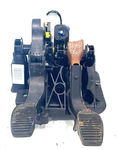 Repuesto Utiliza,Pedales Embrague E Freno Fiat New Panda 1.2 Gasolina,Bj : 2015 - Imagen 1 de 4
