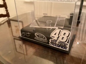 1:24 MOUNTED MEMORIES #48 JJ Six-Time Sprint Cup Champion Die cast Display Case - Picture 1 of 4