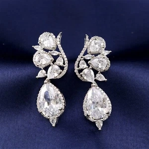 Elegantes pendientes colgantes de circonita cúbica talla pera con diseño floral - Imagen 1 de 5