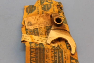 NOS YAMAHA DT250 DT360 DT400 IT400 YZ400 SHIFT #1 FORK PART# 363-18511-00-00 - Image 1 of 4