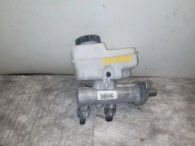 NISSAN ARMADA Master Cylinder  04 05 06 07 08 09 10 11 12 13 14 15 - Image 1 of 2