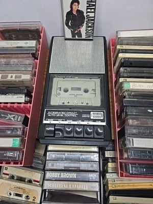 Reproductor Grabador de Cinta Cassette Portátil DE COLECCIÓN GE GENERAL ELECTRIC Modelo 3-5015C Foto 1 de 2