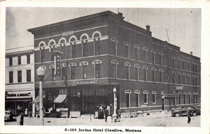 POSTCARD STREET SCENE JORDON HOTEL GLENDIVE MONTANA - Picture 1 of 2