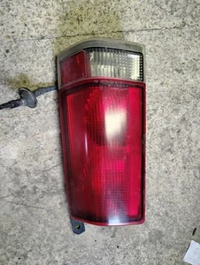 Luz trasera derecha pasajero para furgoneta 96-99 Express 1500 220510 - Imagen 1 de 3