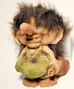 Ny Form Troll "Troll Holding a Sack"  3.5" tall #061 New w/ Tag Norwegian - Picture 1 of 7