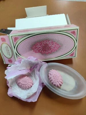 Vtg Avon Satin Glass Dish w/Gold Base & 2 Pink Flowered Soaps New Original Box - Image 1 of 4