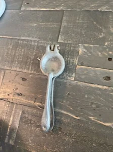 Vintage Cast Aluminum 6" Garlic Press dc7 - Picture 1 of 3
