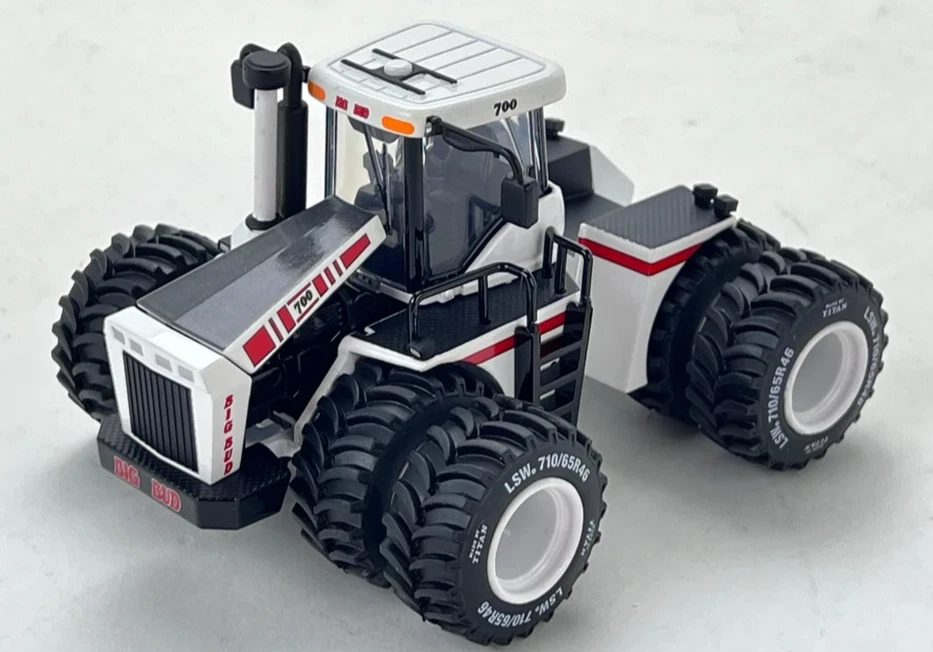 1/64 Big Bud 700 Titan Goodyear LSW Tires Las Vegas AG Version First Gear NIB - Image 1 of 4