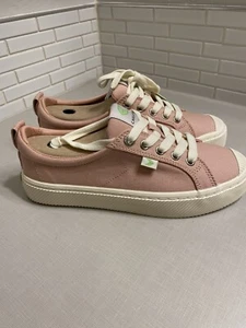 Cariuma Canvas Low Top Lace Up Shoes Sneakers Women's Size 6.5. Pink - Picture 1 of 14