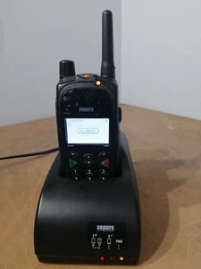 Sepura SRH3500 Tetra Funkgerät mit Ladestation - Bild 1 von 5