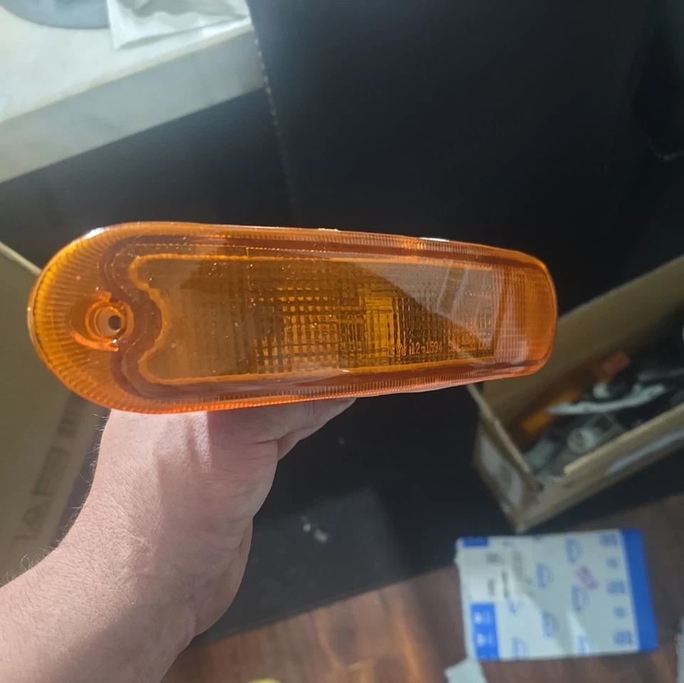 1995-1996 CHRYSLER SEBRING LEFT SIDE TURN SIGNAL LIGHT LAMP OEM, 116-58547 - Image 1 of 4