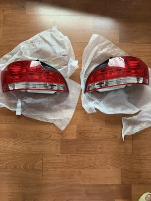 GENUINE 2008 - 2011 BMW 128I 135I E88 E82 OEM TAIL LIGHTS - Image 1 of 4