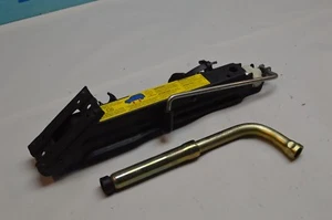 98-05 W163 MERCEDES BENZ ML320 ML500 ML55 EMERGENCY CAR LIFT JACK 1635800018 - Picture 1 of 10