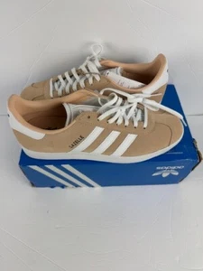 ADIDAS GAZELLE- Women's Suede Shoes Size 10- Halo Blush/Cloud White- New in Box - Picture 1 of 5