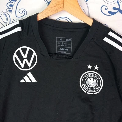 ADIDAS DEUTSCHER FUSSBALL BUND TEE TG M 3 STRIPES VOLKSWAGEN 2023 CALCIO GERMANY - Immagine 1 di 4