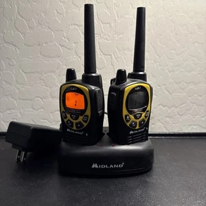2 Midland GXT1091G XTRA Talk Walkie Talkie With Charger - Picture 1 of 4