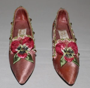 Mini zapatos negros vintage de la colección Katherine Wayne Kleski - Imagen 1 de 15