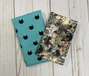 Juego de 2 cuartos de tela FQ Fat para gatos gatitos azul negro estampados múltiples 100 % algodón - Imagen 1 de 3