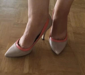 Pumps 2-farbig Nude Abricot Laura Scott Grösse 38 Lack - Bild 1 von 4