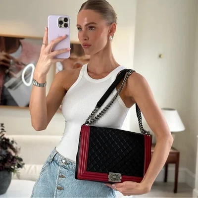 AUTÉNTICO BOLSO CHANEL negro y rojo grande piel de cordero niño 2 vías CHIC💗💗 Foto 1 de 4