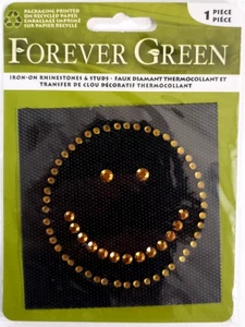 FOREVER GREEN Iron-On Rhinestones & Studs - SMILEY FACE EMOJI  - 1 pc - Picture 1 of 1