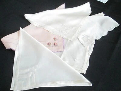 Lot de 5 Beaux mouchoirs Pochette anciens brodés  -  en Soie - - Photo 1/2