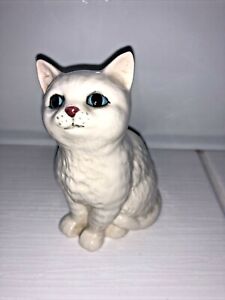 Royal Doulton Figurine Persian Cat Kitten 
