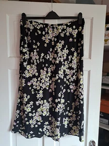 NOBODY'S CHILD Black White Floral 100% Viscose Midi Skirt Size 16 - Picture 1 of 5