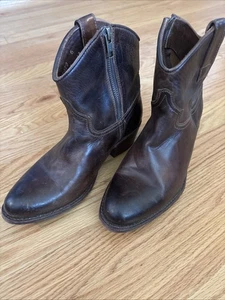Frye Women's Shortie Boots Chocolate Brown Leather Western Ankle Boots 6 - Picture 1 of 7