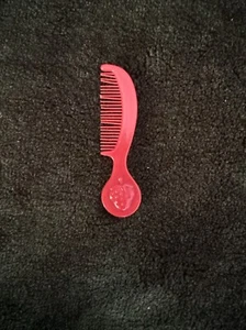 VINTAGE STRAWBERRY SHORTCAKE RED DOLL COMB 2 3/4 " - Picture 1 of 2