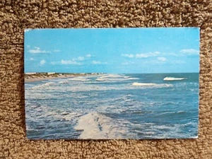 Cartolina Vintage CAROLINA DEL NORD Era Sessanta Vista Pescatore sulla Spiaggia - Foto 1 di 4