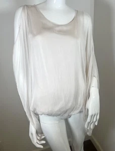 GIGI MODA CREAM SETA SPALLA COLD SHOULDER SILK KAFTAN BLOUSE  JERSEY LINING  O/S - Picture 1 of 2